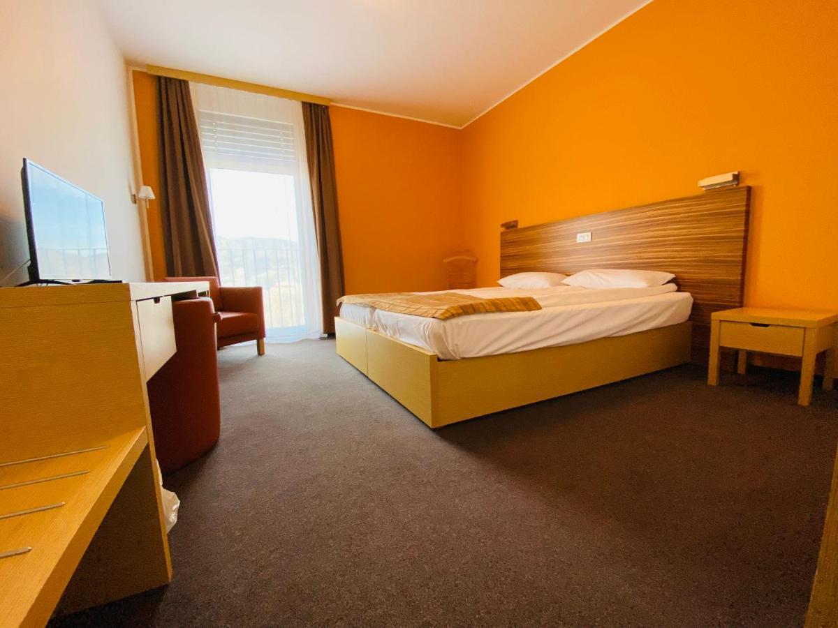 Ruse Hotel Veter מראה חיצוני תמונה